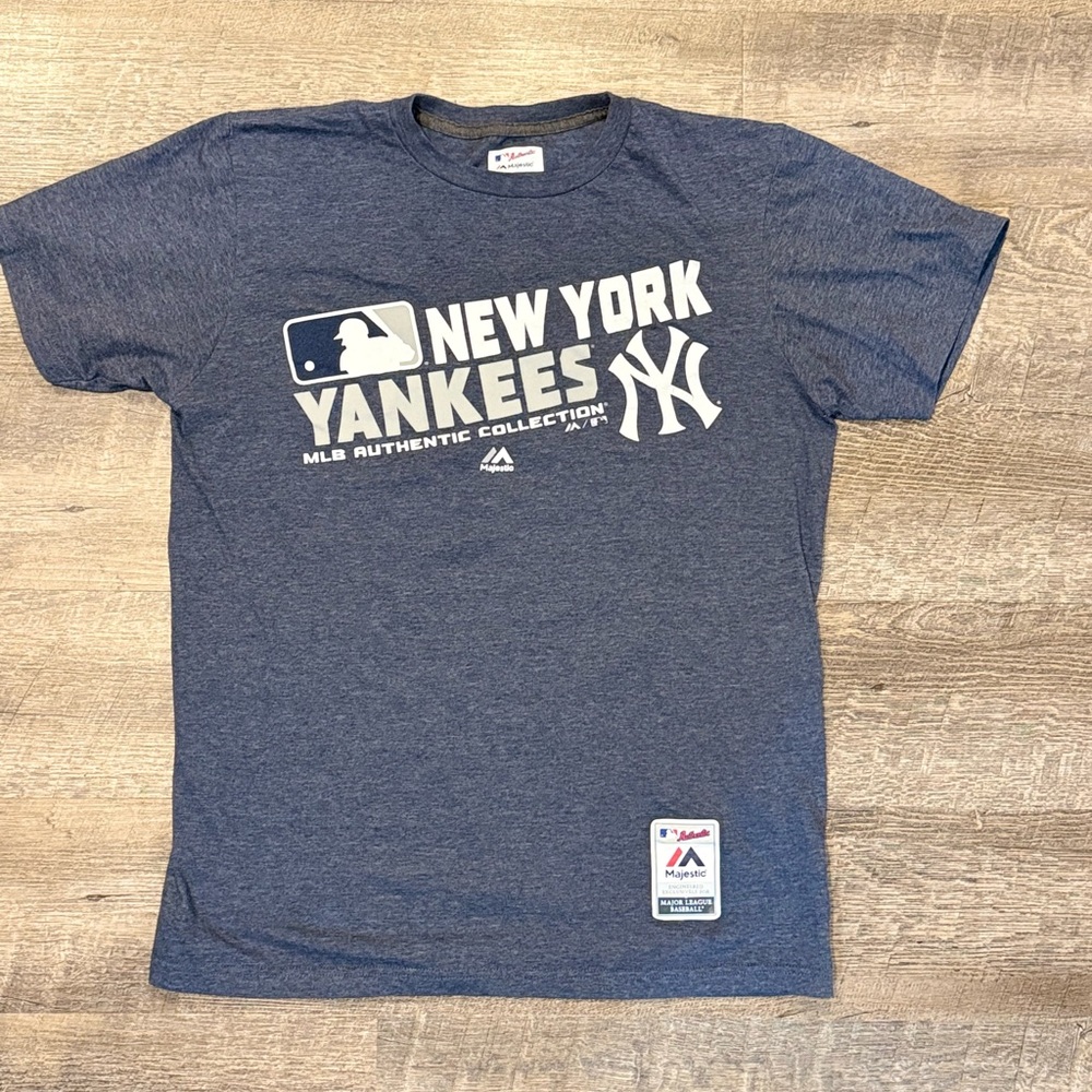New York Yankees MLB Majestic T-shirt blue and white short‎ sleeve
